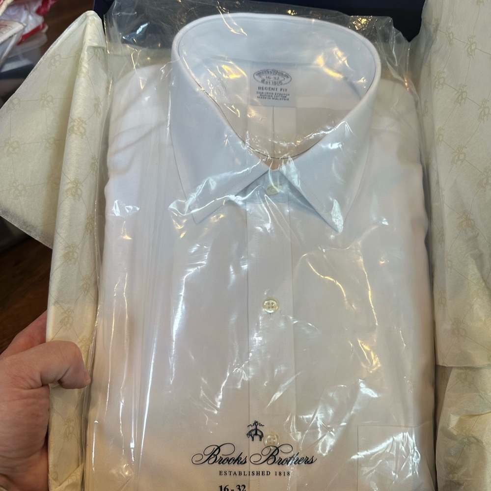 Brooks Brothers White Dress Shirt Classic Style Regent fit